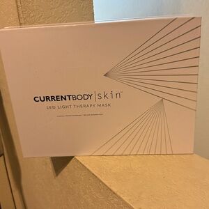 CurrentBody Skin LED Light Therapy Mask - White